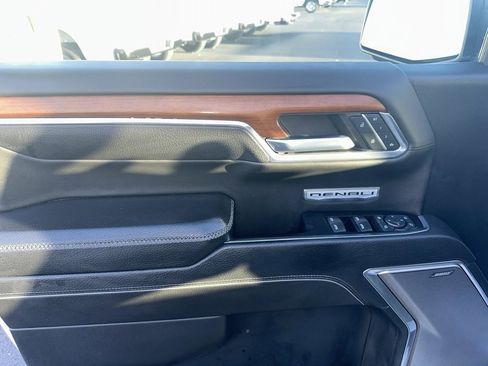 Used 2023 GMC Sierra 1500 Denali w/ Denali Reserve Package image 10