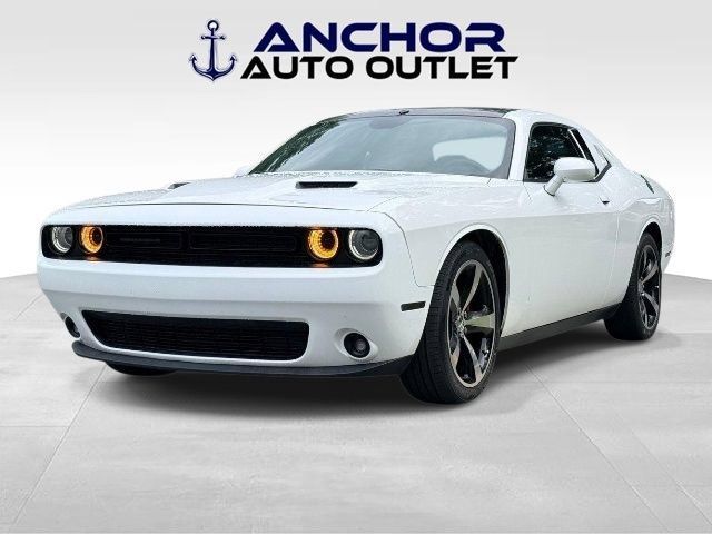 Used 2017 Dodge Challenger SXT w/ Blacktop Package RWD image 4