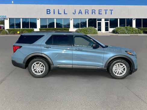 New 2027 Ford Explorer Active RWD image 3