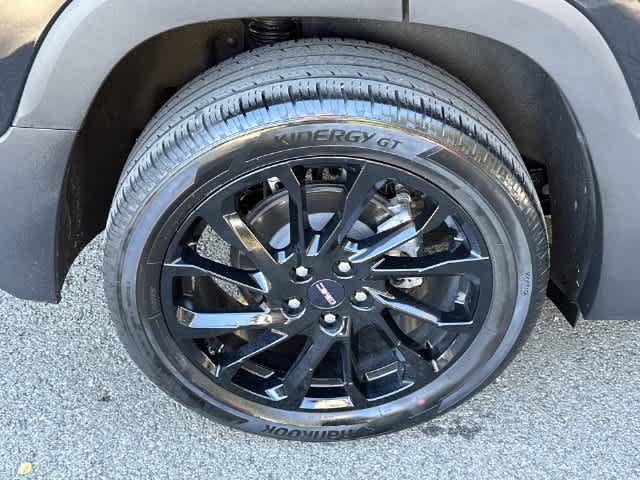 Used 2023 GMC Terrain SLT w/ Infotainment Package II AWD/4WD image 5