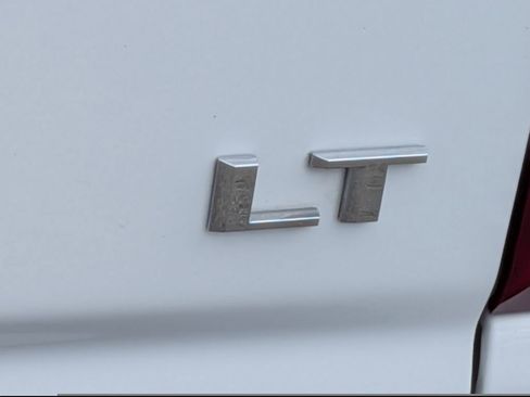 Used 2023 Chevrolet Silverado 1500 LT AWD/4WD image 12