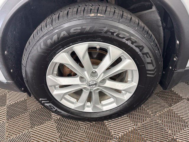 Used 2016 Nissan Rogue SV w/ SV Premium Package AWD/4WD image 27