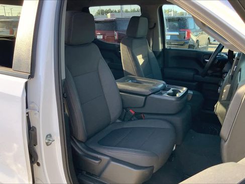 Used 2022 Chevrolet Silverado 1500 Custom w/ Safety Confidence Package image 9