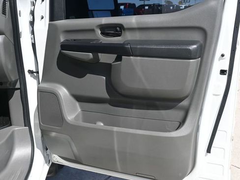 Used 2020 Nissan NV 2500 S image 11