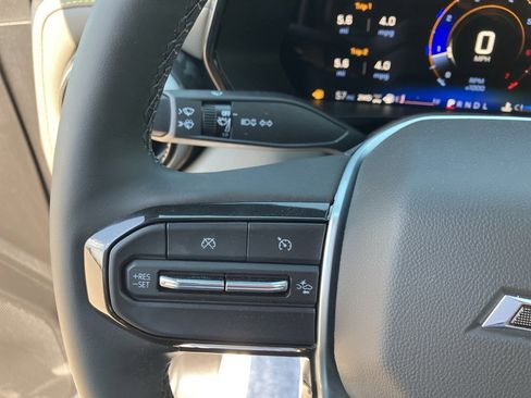 New 2025 Chevrolet Colorado ZR2 w/ Technology Package image 12