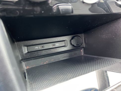 Used 2024 Volkswagen Taos S image 33