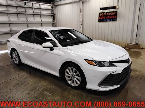 Used 2022 Toyota Camry LE FWD image 1