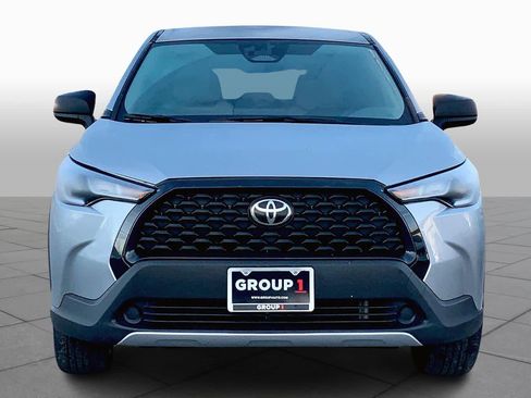Used 2025 Toyota Corolla Cross L image 4