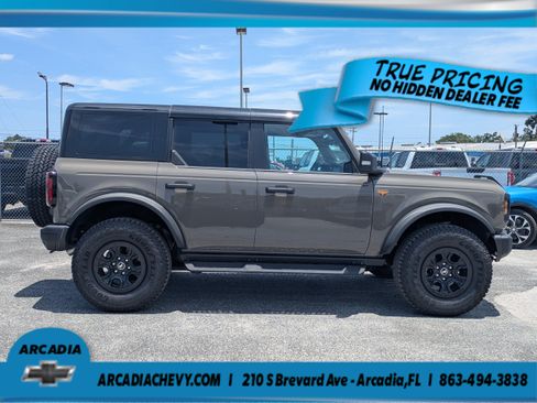 Used 2025 Ford Bronco Badlands AWD/4WD image 3