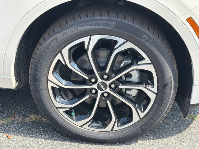 New 2026 Lincoln Nautilus Reserve AWD/4WD image 13