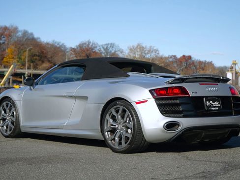 Used 2011 Audi R8 V10 image 7