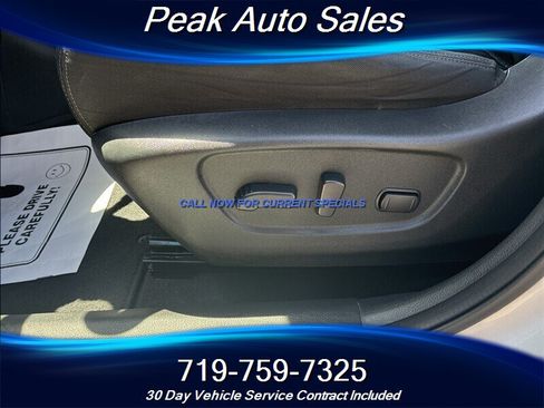 Used 2018 Nissan Rogue SV AWD/4WD image 12