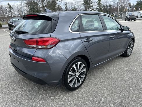 Used 2019 Hyundai Elantra GT FWD image 5