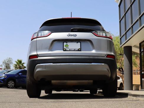 Used 2020 Jeep Cherokee Limited FWD image 12