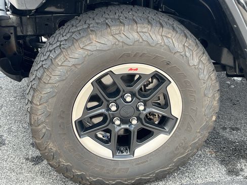 Used 2018 Jeep Wrangler Unlimited Rubicon AWD/4WD image 14