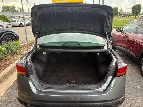 Used 2025 Nissan Altima 2.5 SV FWD image 26