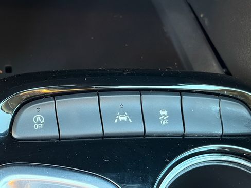 Used 2023 Buick Encore GX Preferred w/ Cold Weather Comfort Package FWD image 31
