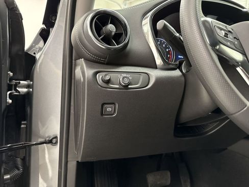 New 2025 Chevrolet Blazer LT w/ Convenience Package image 18