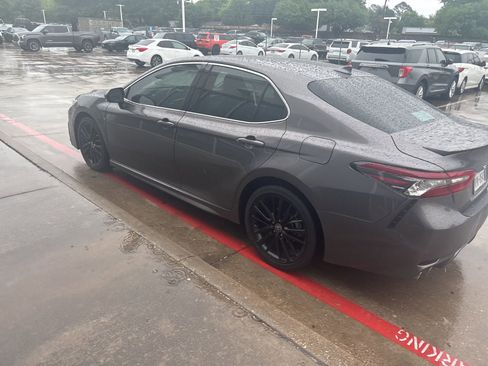 Used 2022 Toyota Camry XSE w/ Cold Weather Package FWD image 4