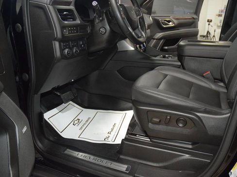 Used 2023 Chevrolet Tahoe Z71 w/ Z71 Off-Road Package AWD/4WD image 39