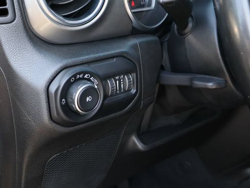 Used 2020 Jeep Wrangler Unlimited Sahara AWD/4WD image 13