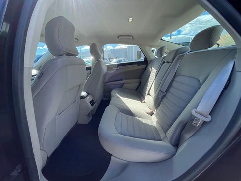 Used 2019 Ford Fusion SE image 19