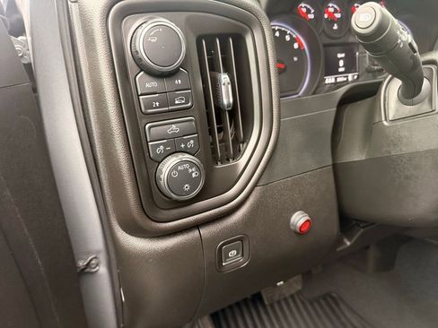 Certified 2024 Chevrolet Silverado 1500 Custom image 25