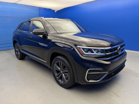 Used 2021 Volkswagen Atlas Cross Sport SE AWD/4WD image 2