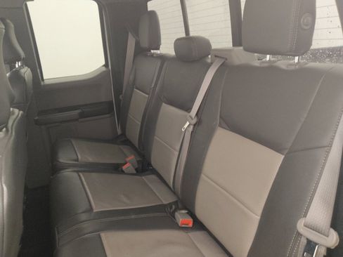 Used 2018 Ford F150 XLT w/ Equipment Group 302A Luxury AWD/4WD image 18