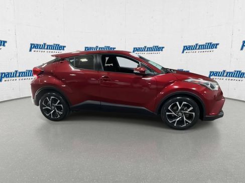 Used 2018 Toyota C-HR XLE FWD image 13