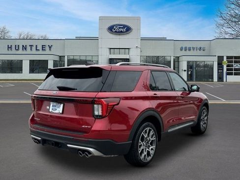 Used 2025 Ford Explorer Platinum w/ Ultimate Package AWD/4WD image 5