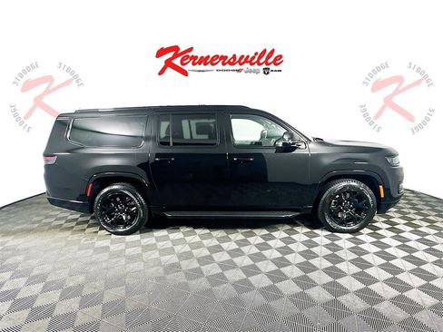 New 2025 Jeep Wagoneer L Series II w/ Convenience Group I image 8