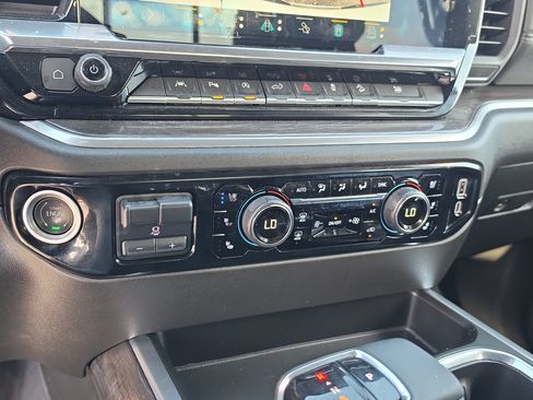 Certified 2023 Chevrolet Silverado 1500 LTZ AWD/4WD image 25