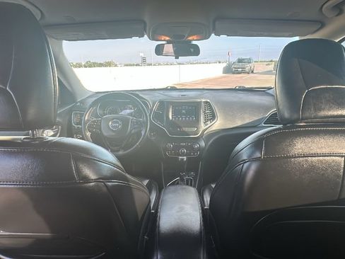 Used 2020 Jeep Cherokee Latitude Plus FWD image 27