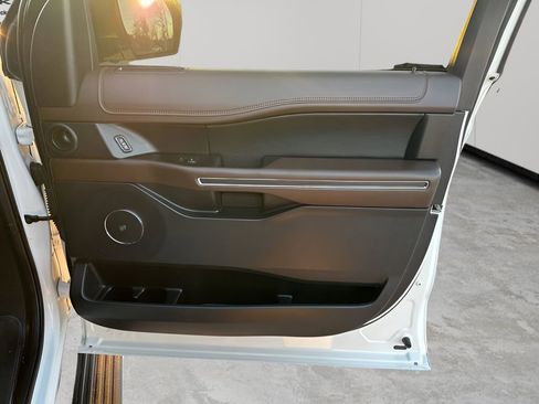 Used 2021 Ford Expedition King Ranch image 13