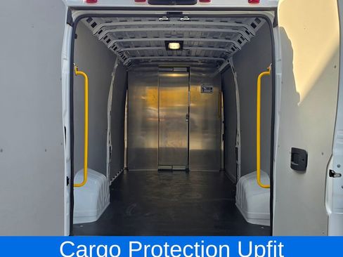 Used 2025 RAM ProMaster 2500 w/ Convenience Group image 2