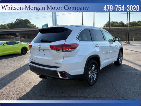 Used 2017 Toyota Highlander Limited Platinum FWD image 5