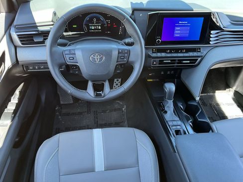 Used 2025 Toyota Camry SE w/ Convenience Package AWD/4WD image 10