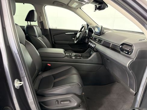 Used 2025 Honda Pilot EX-L image 23