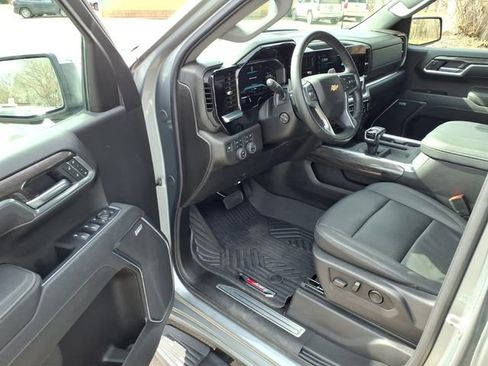 Used 2025 Chevrolet Silverado 1500 LTZ image 10