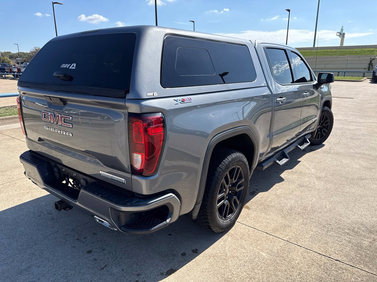 Used 2021 GMC Sierra 1500 Elevation w/ X31 Off-Road Package AWD/4WD image 10