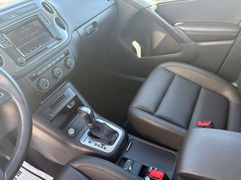 Used 2017 Volkswagen Tiguan S AWD/4WD image 10