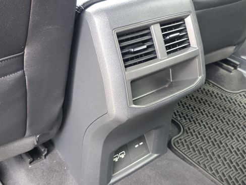 Used 2020 Volkswagen Atlas Cross Sport SEL image 33