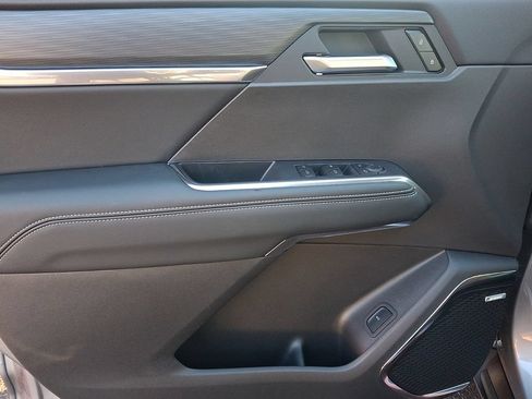 New 2026 GMC Acadia Elevation w/ Elevation Premium Package FWD image 8