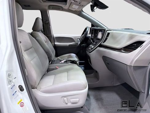 Used 2019 Toyota Sienna XLE w/ XLE Navigation Package AWD/4WD image 34