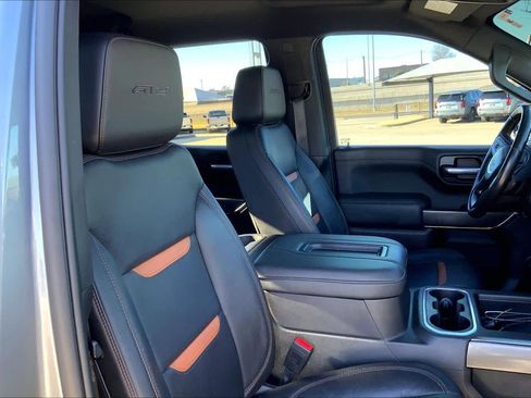 Certified 2022 GMC Sierra 1500 AT4 w/ AT4 Preferred Package image 9