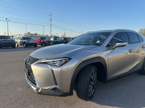 Used 2022 Lexus UX 200 FWD image 26