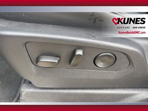 Used 2025 GMC Sierra 1500 SLT image 11