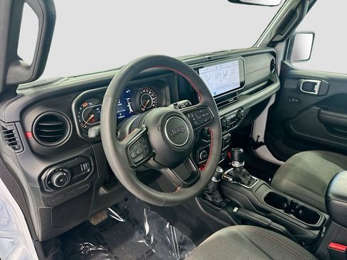 Used 2024 Jeep Wrangler Unlimited Rubicon w/ Technology Group AWD/4WD image 9
