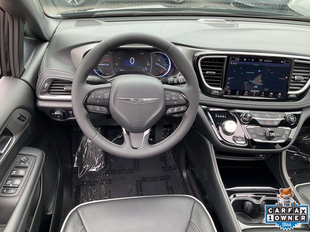 Used 2023 Chrysler Pacifica Limited w/ Uconnect Theater Family Group FWD image 39